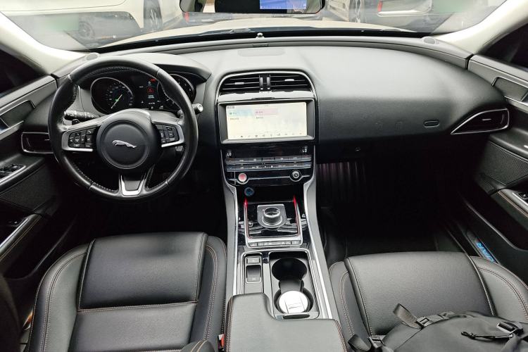 Used Jaguar XEL 2019 2.0T 200 PS Luxury Edition Center Console
