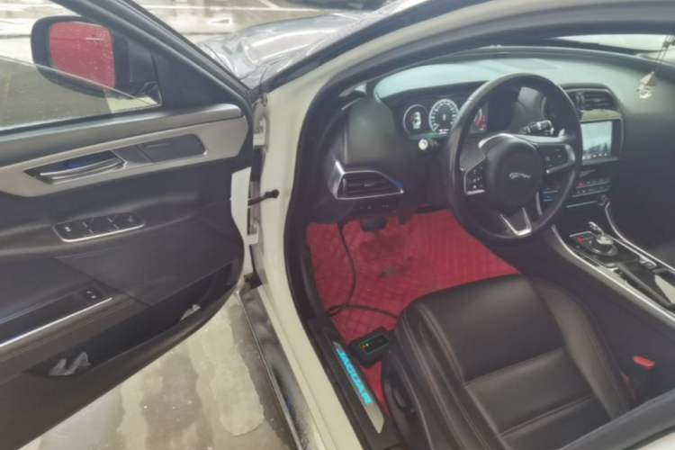 Used Jaguar XEL 2019 2.0T 200 PS Deluxe Edition Driver Seat