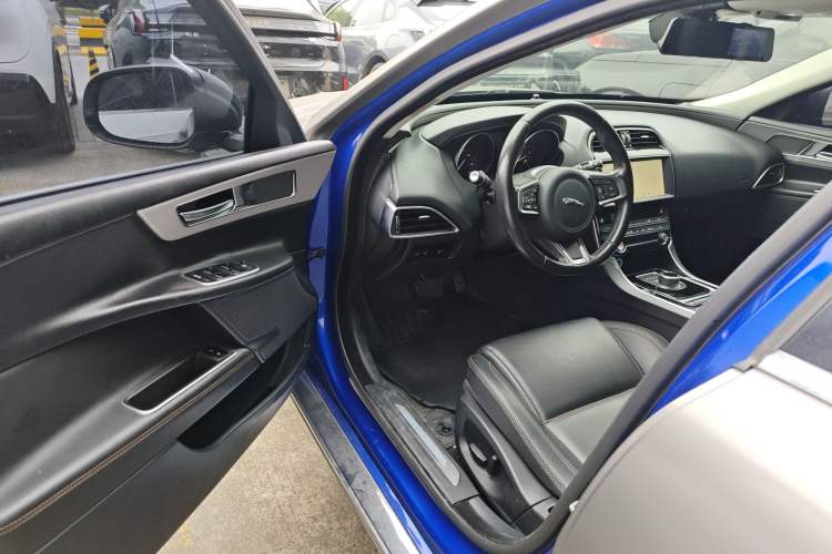 Used Jaguar XEL 2019 2.0T 200 PS Luxury Edition Driver Seat