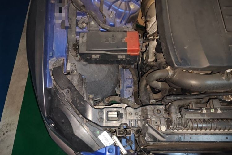 Used Jaguar XEL 2019 2.0T 200 PS Elite Edition Engine Bay Right