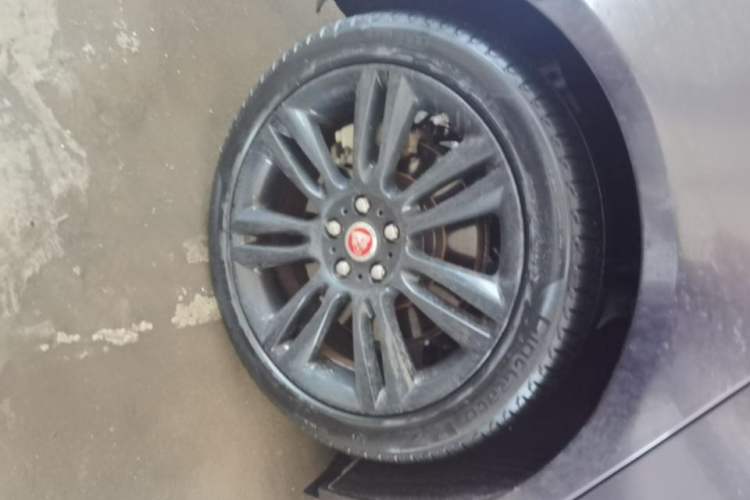 Used Jaguar XEL 2019 2.0T 200 PS Deluxe Edition Exterior 5