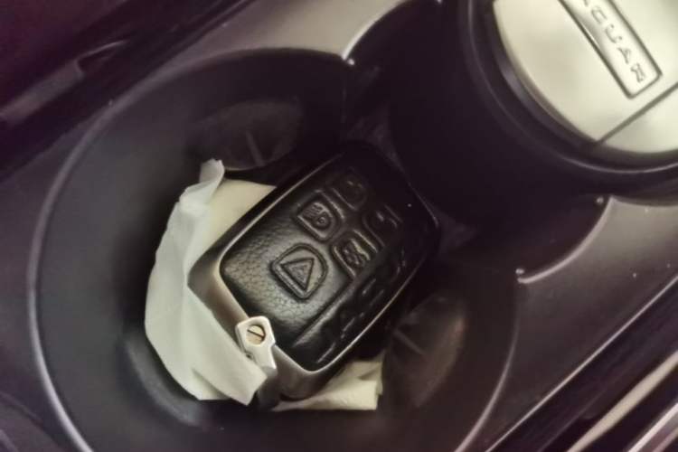 Used Jaguar XEL 2019 2.0T 200 PS Deluxe Edition Interior 1