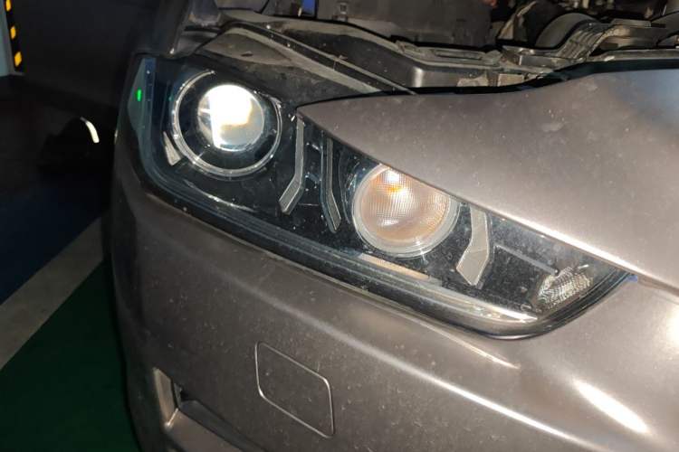 Used Jaguar XEL 2019 2.0T 200 PS Elite Edition Right Front Headlight