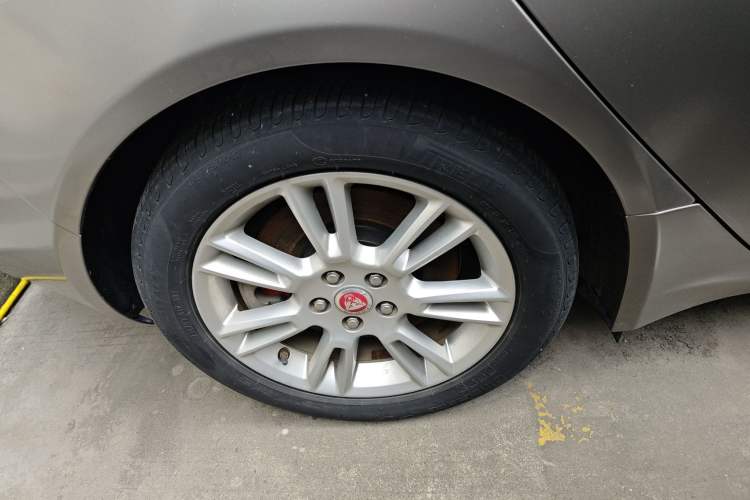 Used Jaguar XEL 2019 2.0T 200 PS Luxury Edition Right Rear Wheel Hub