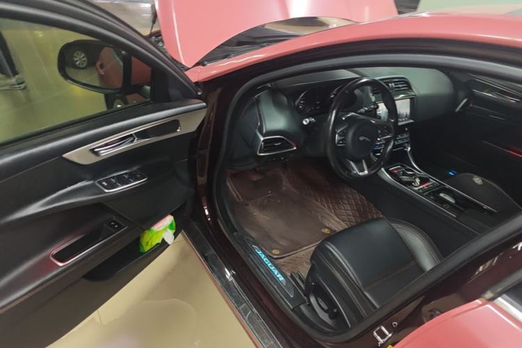 Used Jaguar XEL 2019 2.0T 200 PS Luxury Edition Driver Seat