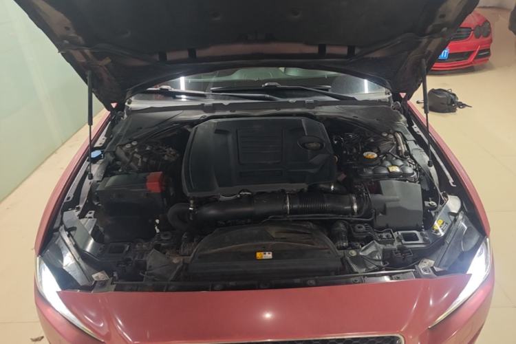 Used Jaguar XEL 2019 2.0T 200 PS Luxury Edition Engine Bay