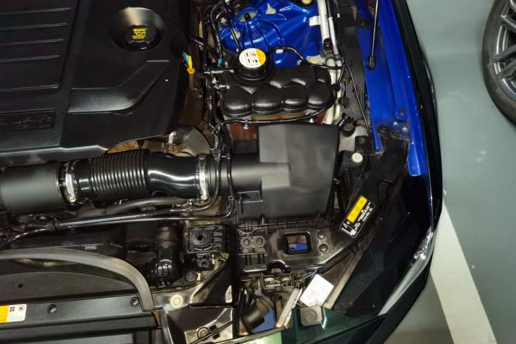 Used Jaguar XEL 2019 2.0T 200 PS Deluxe Edition Engine Bay Left
