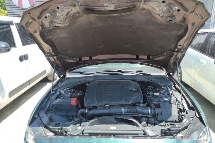 Used Jaguar XEL 2019 2.0T 200 PS Luxury Edition Engine Bay