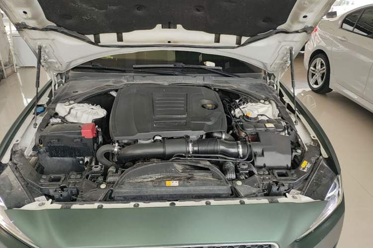 Used Jaguar XEL 2019 2.0T 200 PS Deluxe Edition Engine Bay