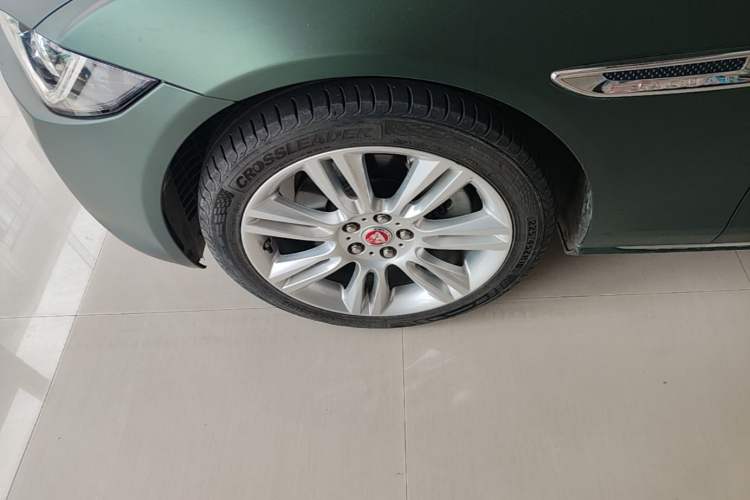 Used Jaguar XEL 2019 2.0T 200 PS Deluxe Edition Left Front Wheel Hub