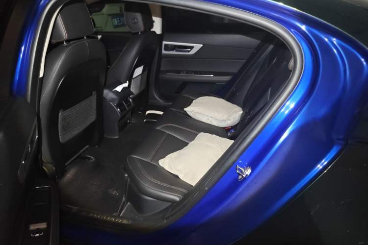 Used Jaguar XEL 2019 2.0T 200 PS Deluxe Edition Left Rear Seat