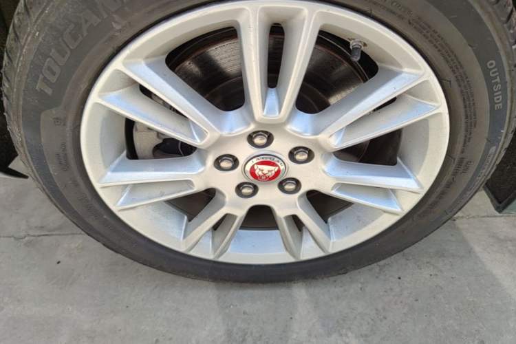 Used Jaguar XEL 2019 2.0T 200 PS Luxury Edition Right Rear Wheel Hub