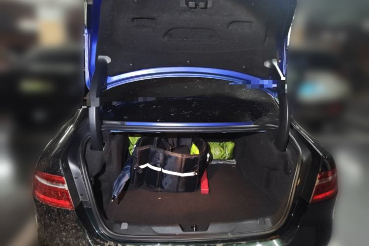 Used Jaguar XEL 2019 2.0T 200 PS Deluxe Edition Trunk