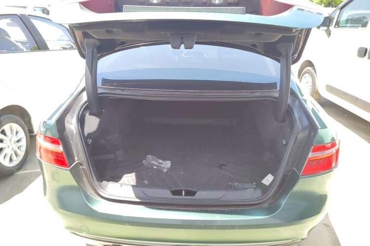 Used Jaguar XEL 2019 2.0T 200 PS Luxury Edition Trunk