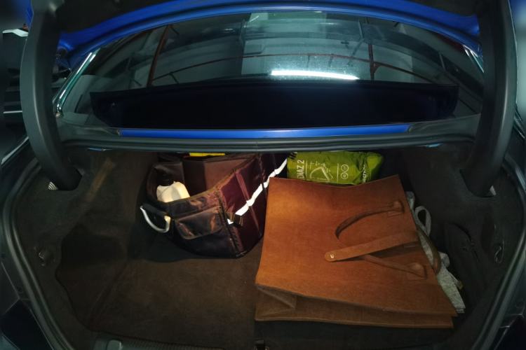 Used Jaguar XEL 2019 2.0T 200 PS Deluxe Edition Trunk