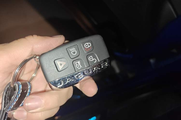 Used Jaguar XEL 2019 2.0T 200 PS Deluxe Edition Vehicle Key