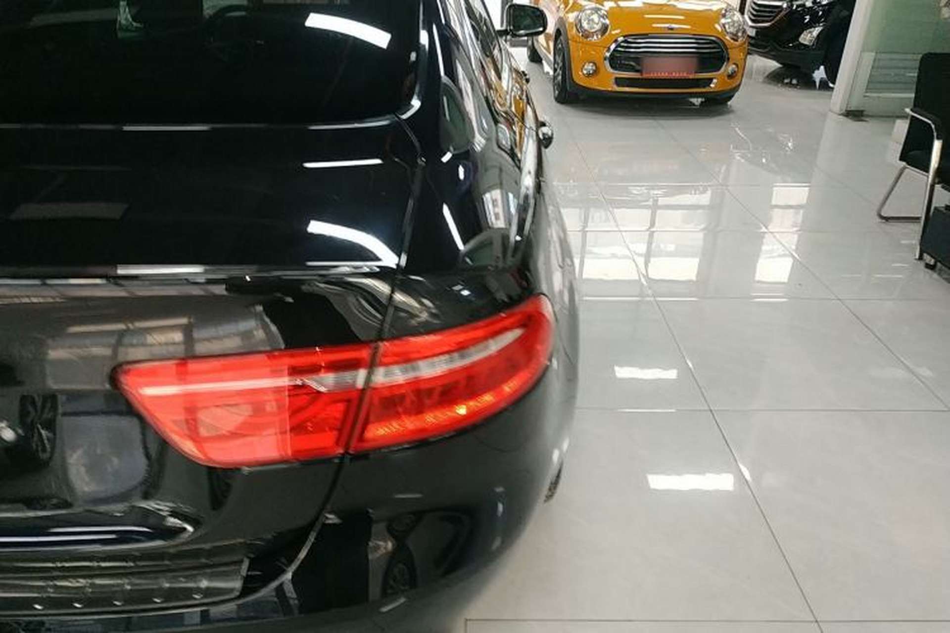 Used Jaguar XEL 2019 2.0T 200 PS Deluxe Edition Exterior 2