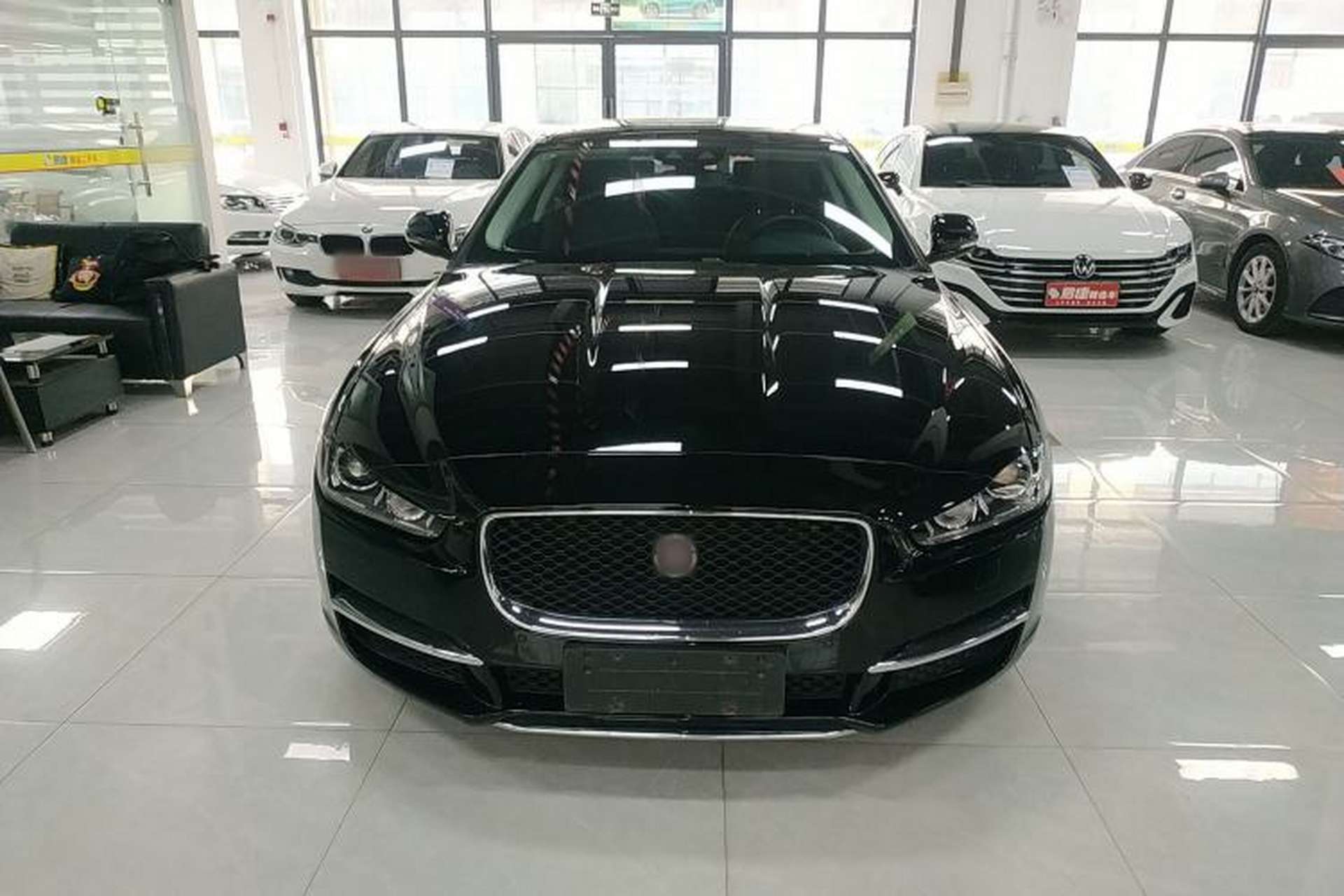 Used Jaguar XEL 2019 2.0T 200 PS Deluxe Edition Front