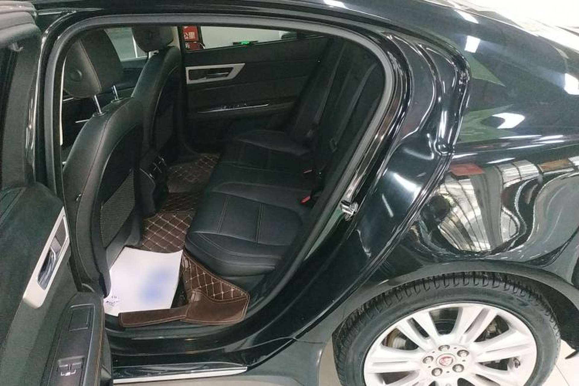 Used Jaguar XEL 2019 2.0T 200 PS Deluxe Edition Left Rear Seat