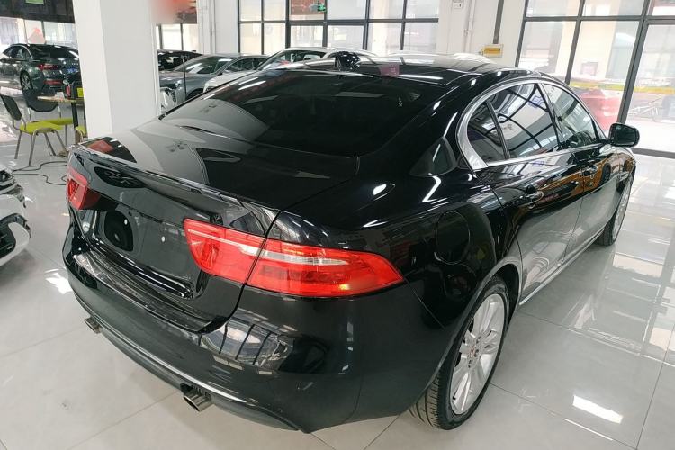 Used Jaguar XEL 2019 2.0T 200 PS Deluxe Edition Rear Right 45 Deg