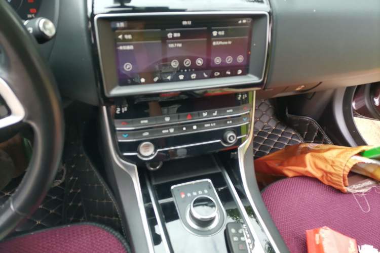 Used Jaguar XEL 2019 2.0T 250 PS Premium Edition Audio And AC Panel