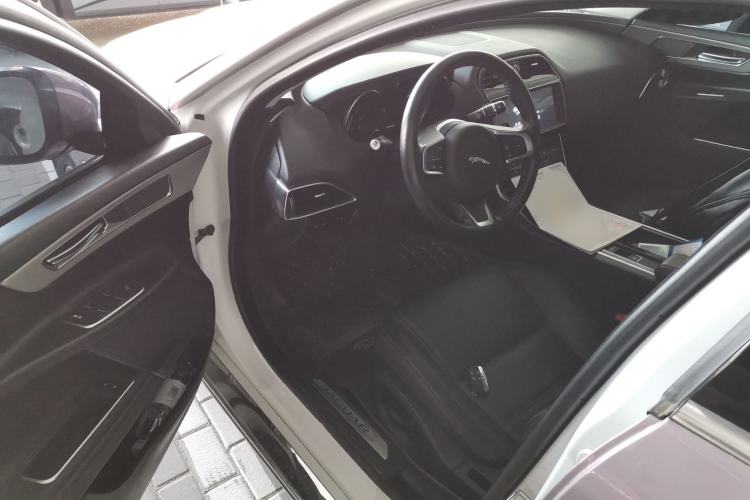 Used Jaguar XEL 2019 2.0T 200 PS Luxury Edition Driver Seat
