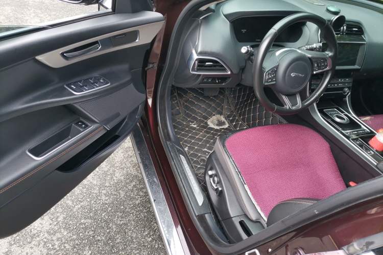 Used Jaguar XEL 2019 2.0T 250 PS Premium Edition Driver Seat