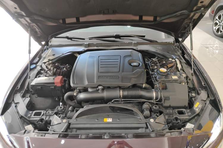 Used Jaguar XEL 2019 2.0T 200 PS Deluxe Edition Engine Bay