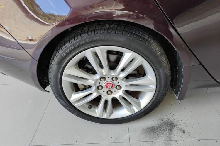 Used Jaguar XEL 2019 2.0T 200 PS Deluxe Edition Exterior 3