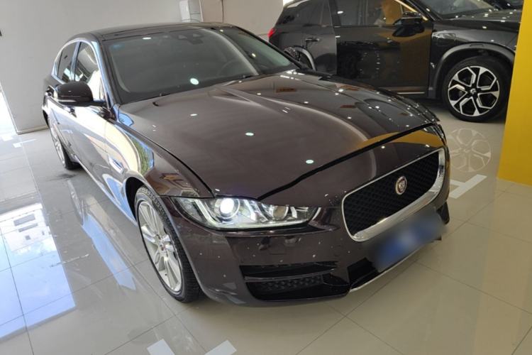 Used Jaguar XEL 2019 2.0T 200 PS Deluxe Edition Front Right 45 Deg