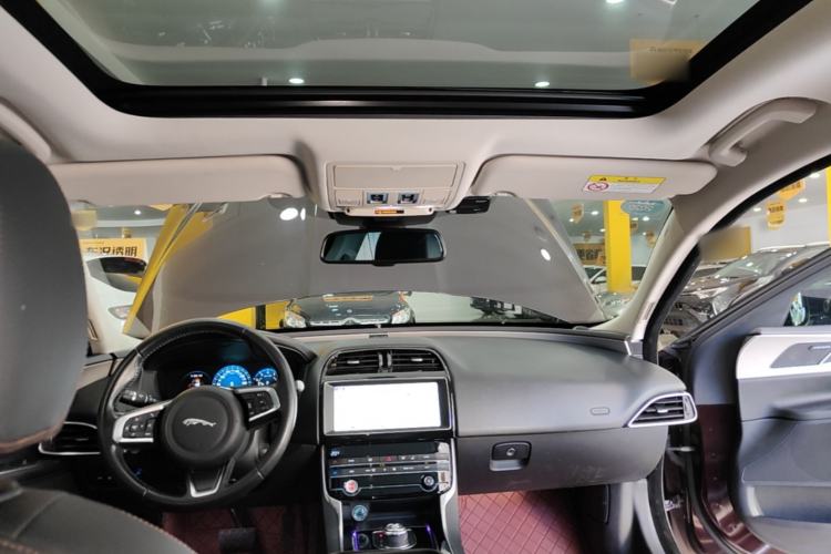 Used Jaguar XEL 2019 2.0T 200 PS Deluxe Edition Headliner