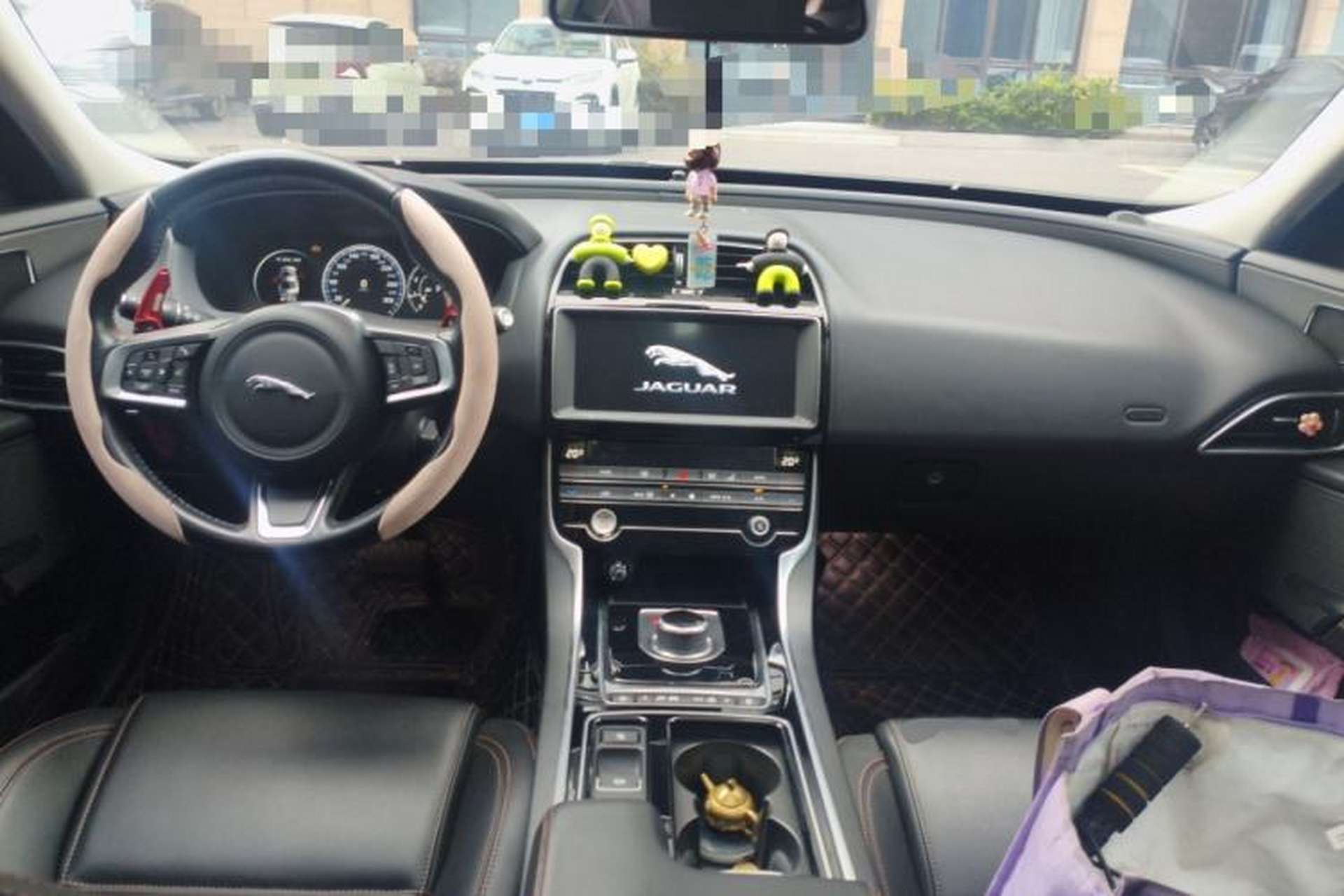 Used Jaguar XEL 2019 2.0T 200 PS Deluxe Edition Interior 2