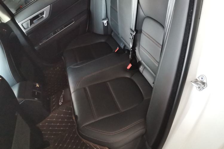 Used Jaguar XEL 2019 2.0T 200 PS Luxury Edition Left Rear Seat