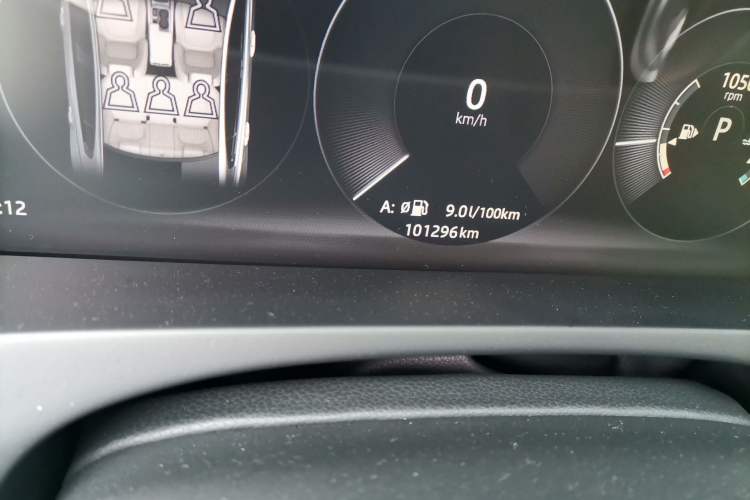 Used Jaguar XEL 2019 2.0T 250 PS Premium Edition Odometer Close Up