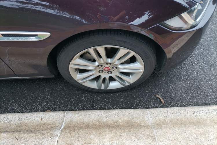 Used Jaguar XEL 2019 2.0T 250 PS Premium Edition Right Front Wheel Hub