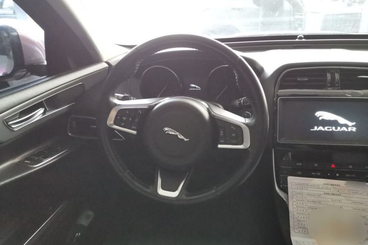 Used Jaguar XEL 2019 2.0T 200 PS Luxury Edition Steering Wheel