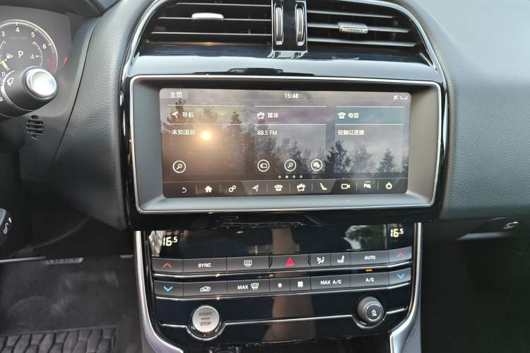 Used Jaguar XEL 2019 2.0T 200 PS Deluxe Edition Audio And AC Panel