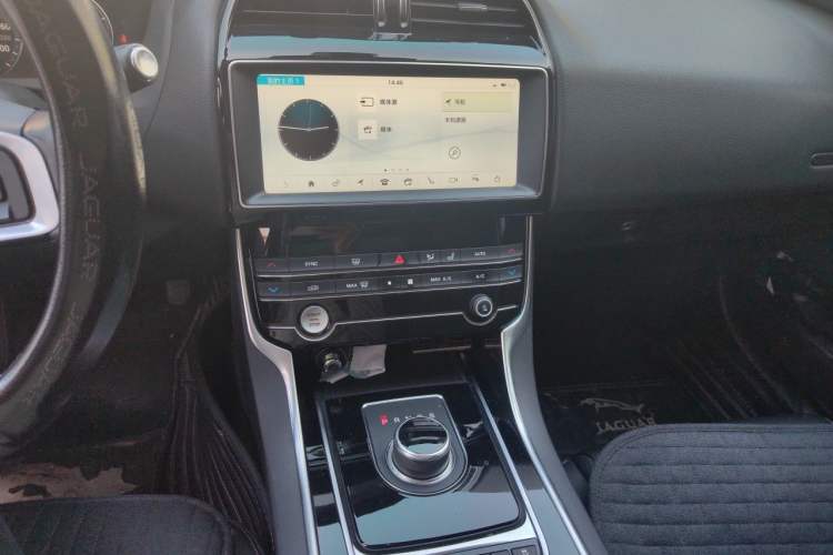 Used Jaguar XEL 2019 2.0T 200 PS Deluxe Edition Audio And AC Panel