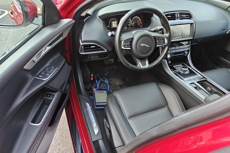 Used Jaguar XEL 2019 2.0T 200 PS Deluxe Edition Driver Seat