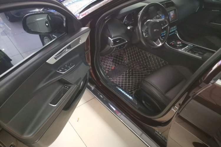 Used Jaguar XEL 2019 2.0T 200 PS Luxury Edition Driver Seat