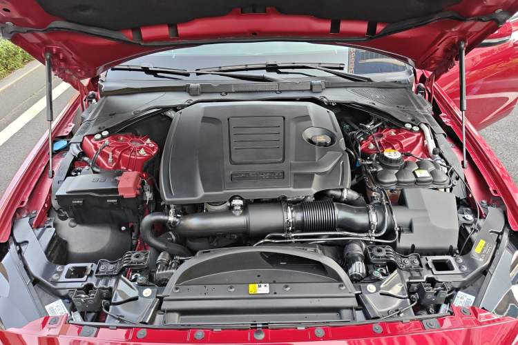 Used Jaguar XEL 2019 2.0T 200 PS Deluxe Edition Engine Bay