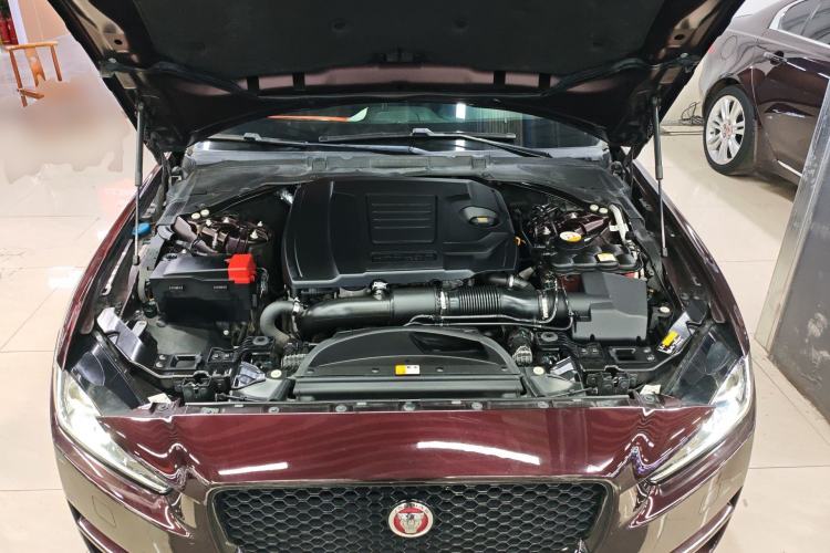Used Jaguar XEL 2019 2.0T 200 PS Deluxe Edition Engine Bay
