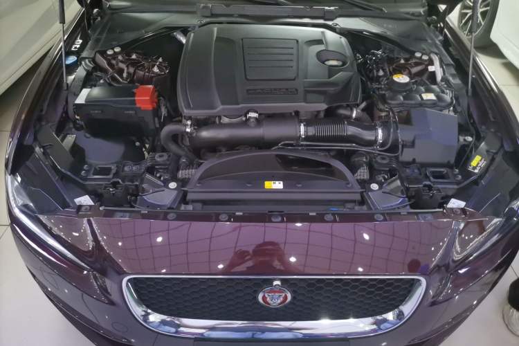 Used Jaguar XEL 2019 2.0T 200 PS Luxury Edition Engine Bay