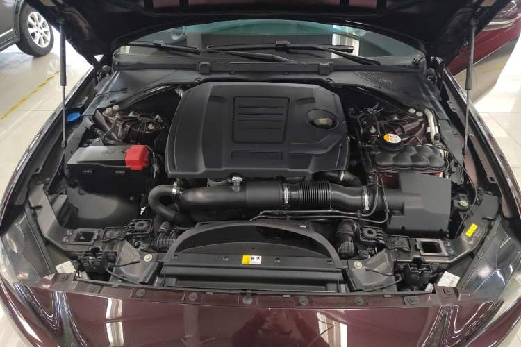 Used Jaguar XEL 2019 2.0T 200 PS Deluxe Edition Engine Bay