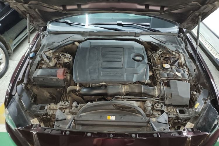 Used Jaguar XEL 2019 2.0T 200 PS Deluxe Edition Engine Bay