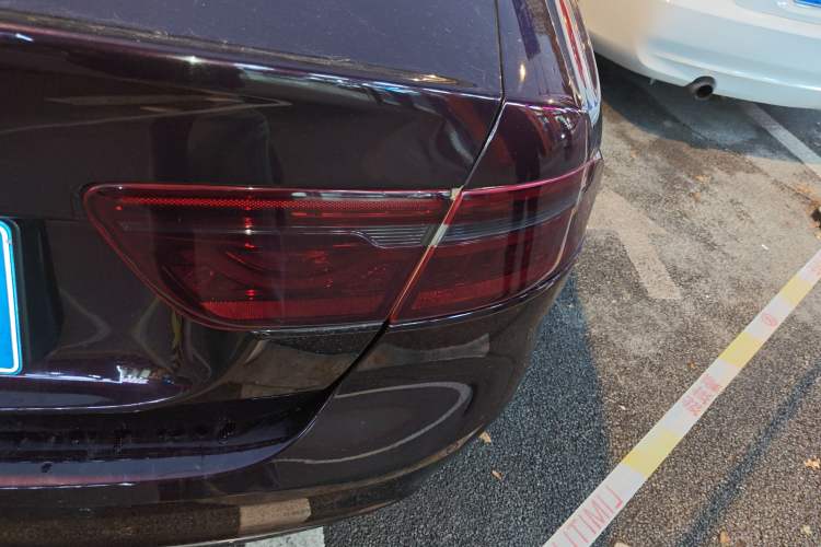 Used Jaguar XEL 2019 2.0T 200 PS Deluxe Edition Exterior 6
