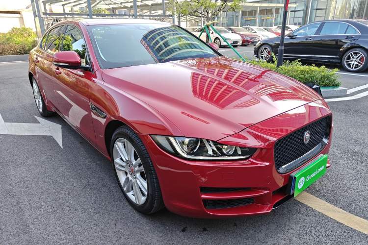 Used Jaguar XEL 2019 2.0T 200 PS Deluxe Edition Front Right 45 Deg