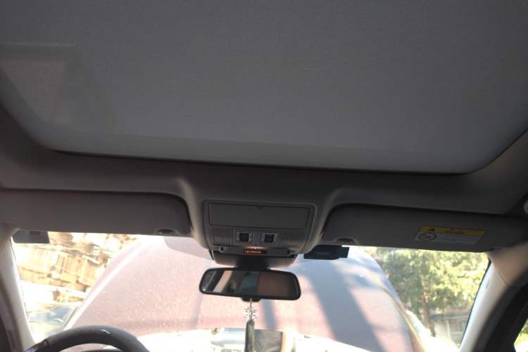 Used Jaguar XEL 2019 2.0T 200 PS Deluxe Edition Headliner