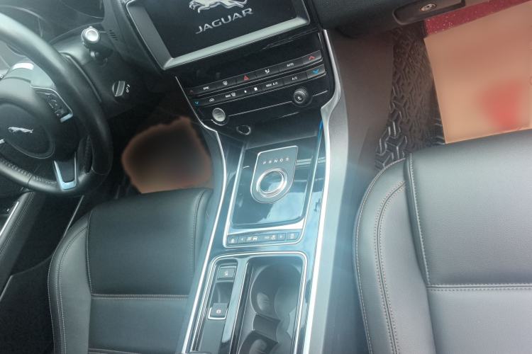 Used Jaguar XEL 2019 2.0T 200 PS Luxury Edition Interior 1