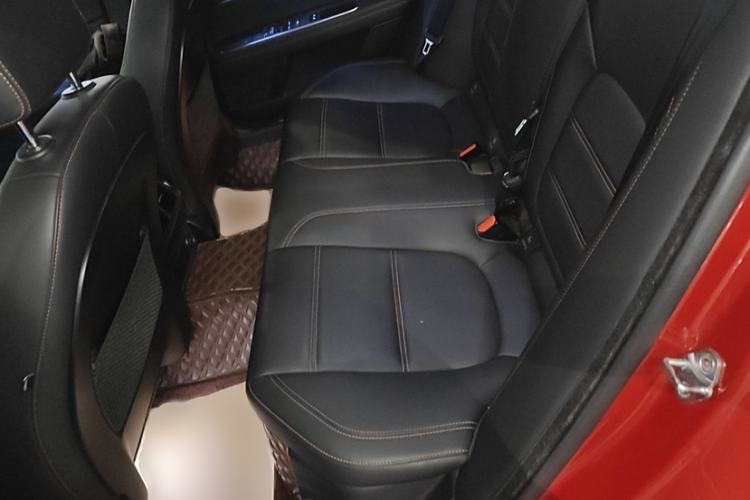 Used Jaguar XEL 2019 2.0T 200 PS Deluxe Edition Interior 5